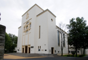 Konkatedra Matki Bożej Zwycięskiej w Warszawie, Warszawa