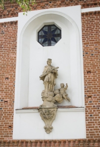 Kościół Św. Anny – Późnobarokowa rzeźba św. Jana Nepomucena, Piaseczno 