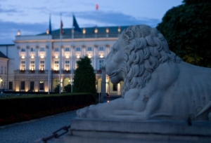 Lew przed pałacem Prezydenckim, Warszawa