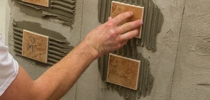 NOWOCZESNE TECHNOLOGIE W KLEJACH ATLAS – RÓŻNICA, KTÓRĄ WIDAĆ!