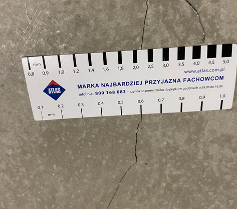 Pierwsze pęknięcia